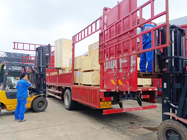 Large batches of water pump products are loaded and shipped for municipal engineering water supply applications